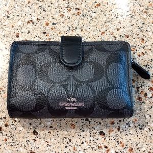 Coach wallet-gently used
